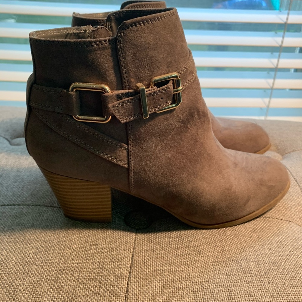 Gray suede boots Express size 8